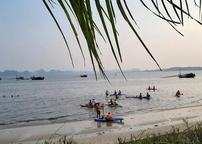Khách sạn hẻo lánh The Sea View Sandy- Duplex Homestay- Citadines Marina Hạ Long