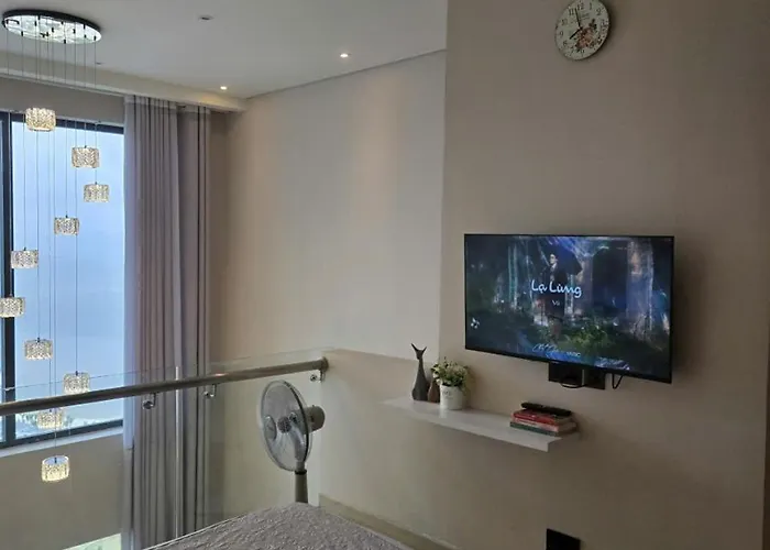 Khách sạn hẻo lánh The Sea View Sandy- Duplex Homestay- Citadines Marina 4*